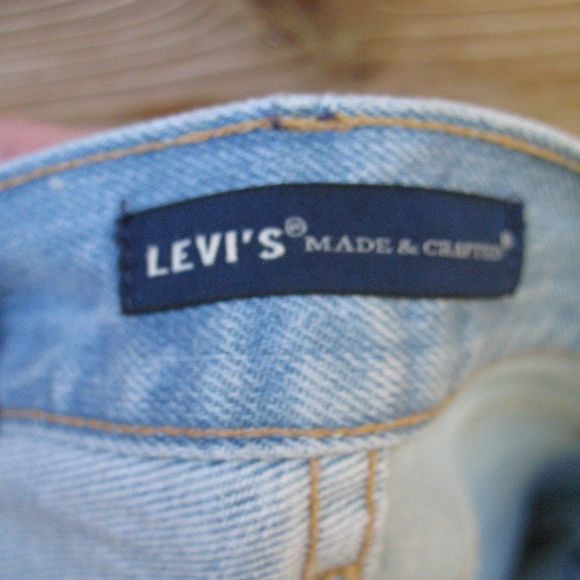 NWOT Levis Made and Crafted Cheeky Light Wash High Rise Cut Off Shorts - Picture 8 of 10